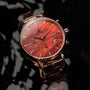 "Cheery" reloj con un elegante dial rojo con un diseño de nacre y cerámica.
