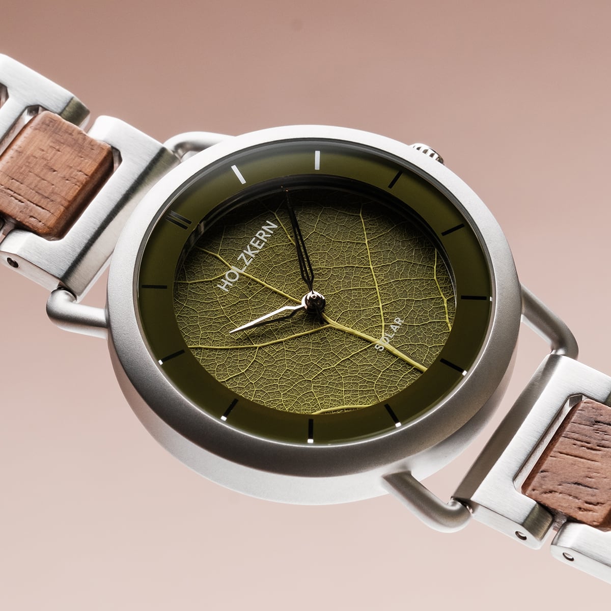 Lauri (Walnut/Leaf)