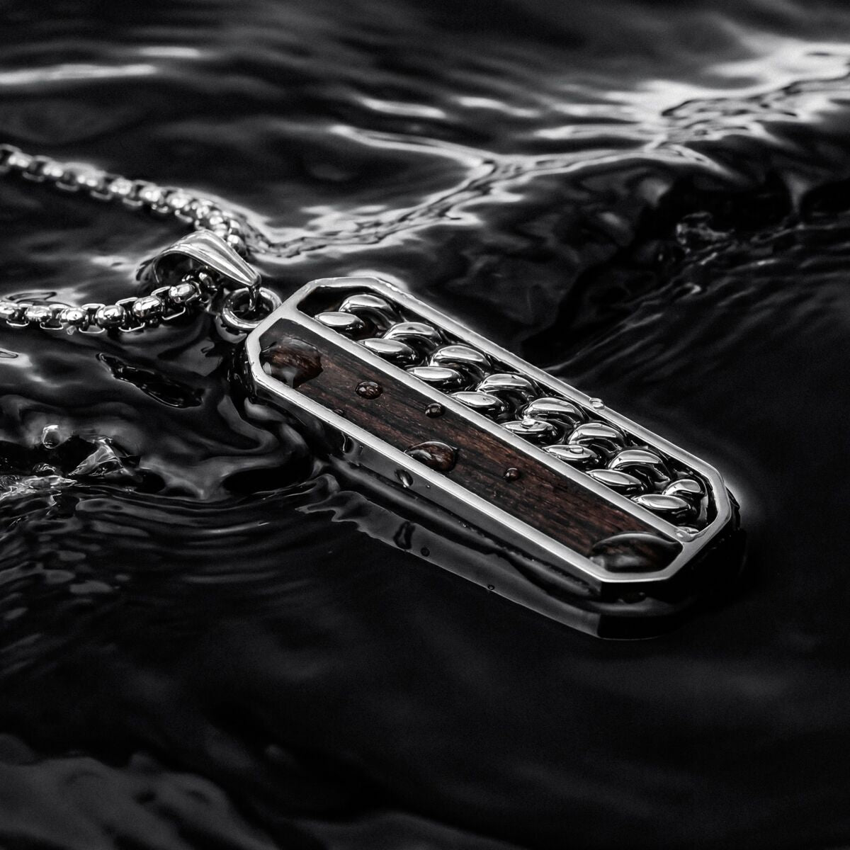 Collar Outlands (nogal/plata)