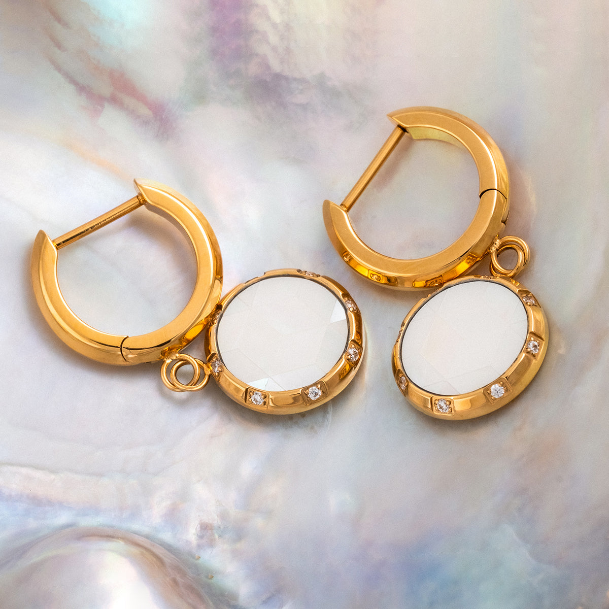 Soulgaze Earrings (Mother-of-pearl/Gold)