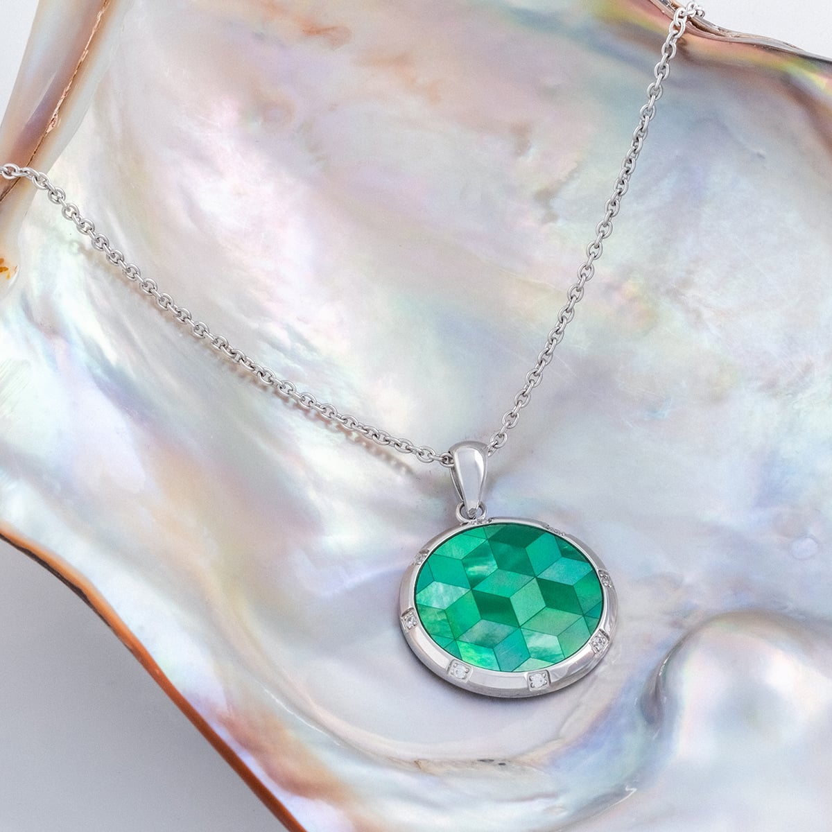 Soulgaze Necklace (Mother-of-pearl/Silver)