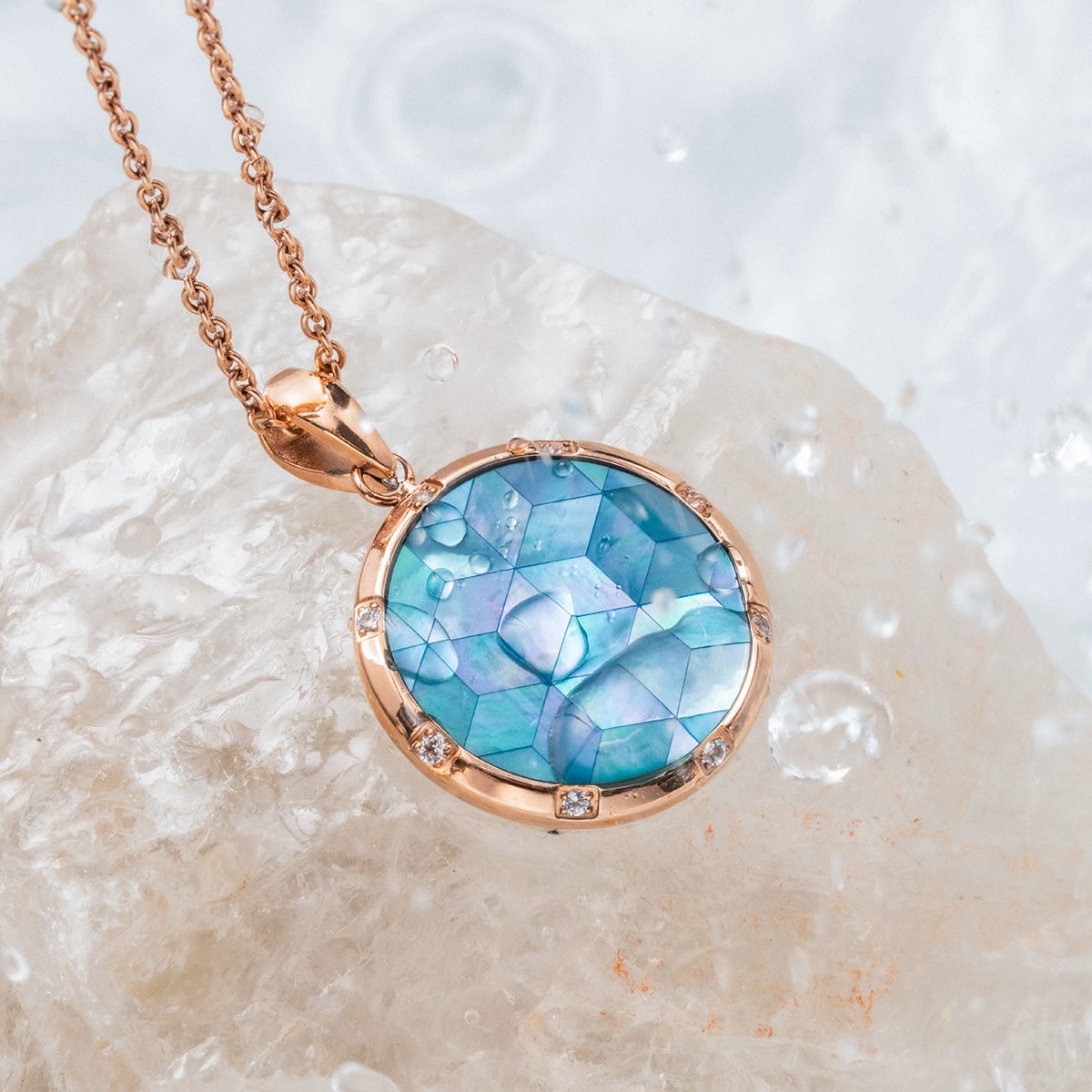 Soulgaze Necklace (Mother-of-pearl/Rose Gold)